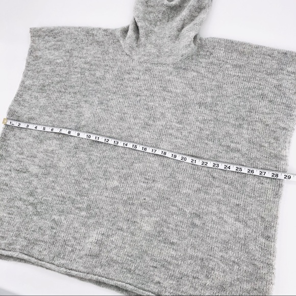 Universal Thread Grey Poncho - Picture 5 of 9